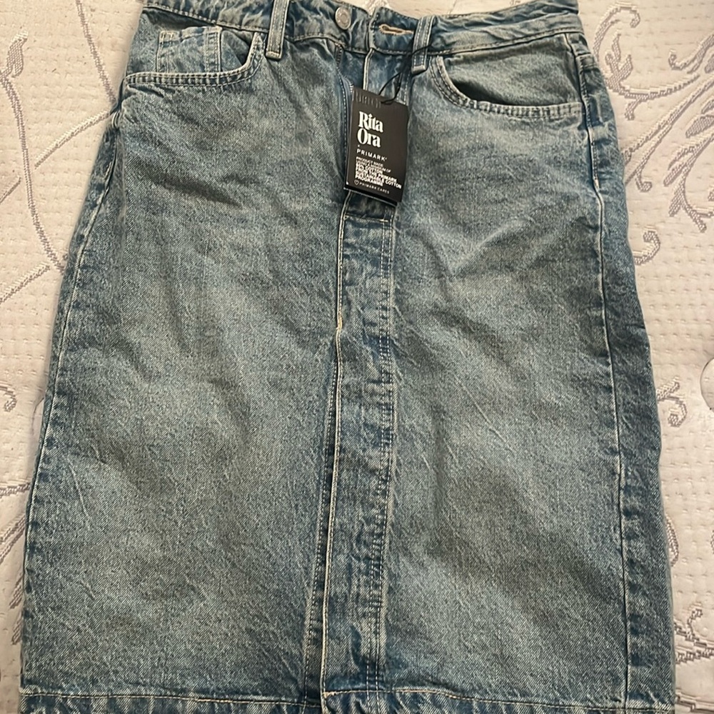 Rita Ora Primark front split skirt